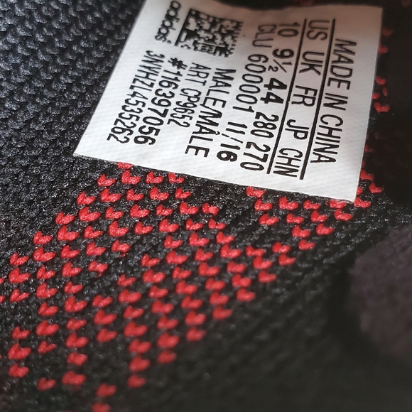 Yeezy Boost 350 V2 Black-Red - Picture 6 of 7